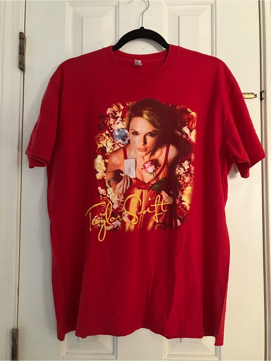 American Apparel Tops - Taylor Swift 2008 Concert Graphic T-Shirt Lrg Short Sleeves Red w Taylor's Image
